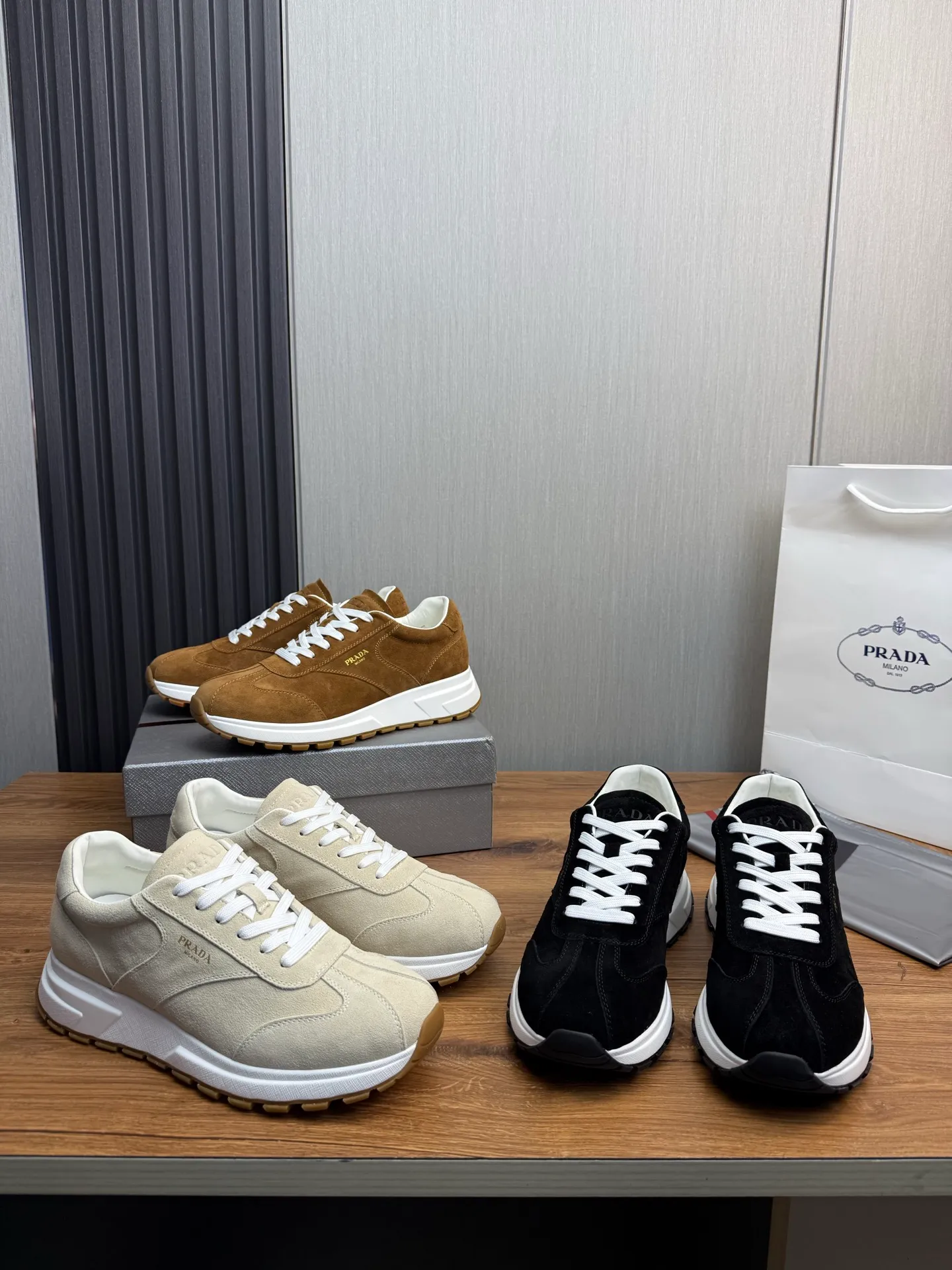 Men's shoes 💰580💰 [PRADA] Hot-selling men's shoes shipped 👏Official website synchronized ⬆️ Original cowhide fabric + cowhide lining, cowhide feet 🐮 1:1 shipment ✔️Original original sole, 38-45 (45. Customized, non-refundable)